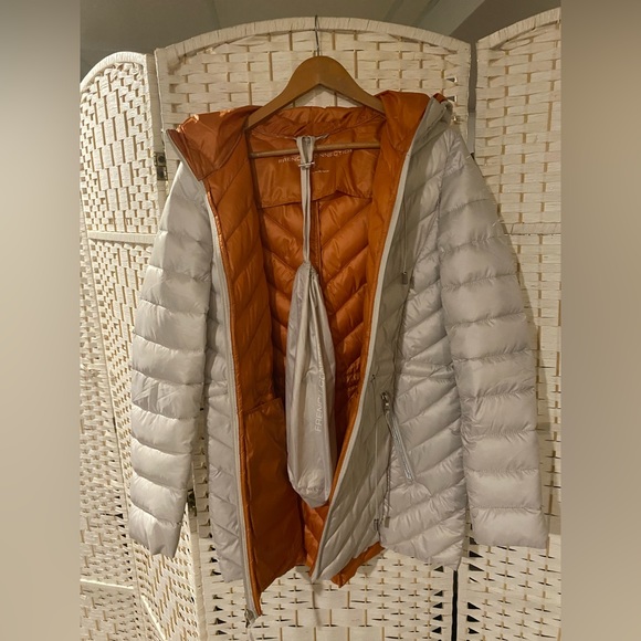 Like New White/Silver Hooded Quilted Anorak Packable from French Connection - Picture 10 of 11